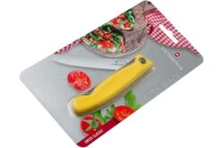 Victorinox SwissClassic Zusammenklappbares Gemüsemesser, Wellenschliff, Gelb, 6.7836.F8B -Nitecor Outdoor Geschaft VT6 7836 F8B 07 victorinox